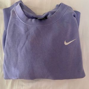 Cropped Nike Crewneck